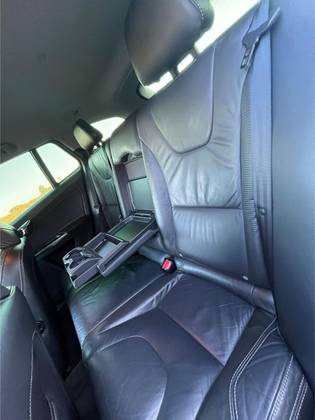 VOLVO V60 2.0 T5 R DESIGN COMFORT 16V TURBO GASOLINA 4P AUTOMATIZADO VOLVO V60 2.0 T5 R DESIGN COMFORT 16V TURBO GASOLINA 4P AUTOMATIZADO